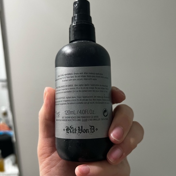 Kat Von D setting spray - Picture 2 of 2